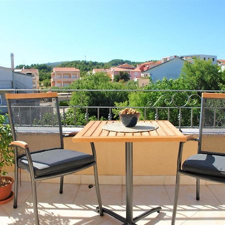Iva Apartmani Vodice Exteriör bild