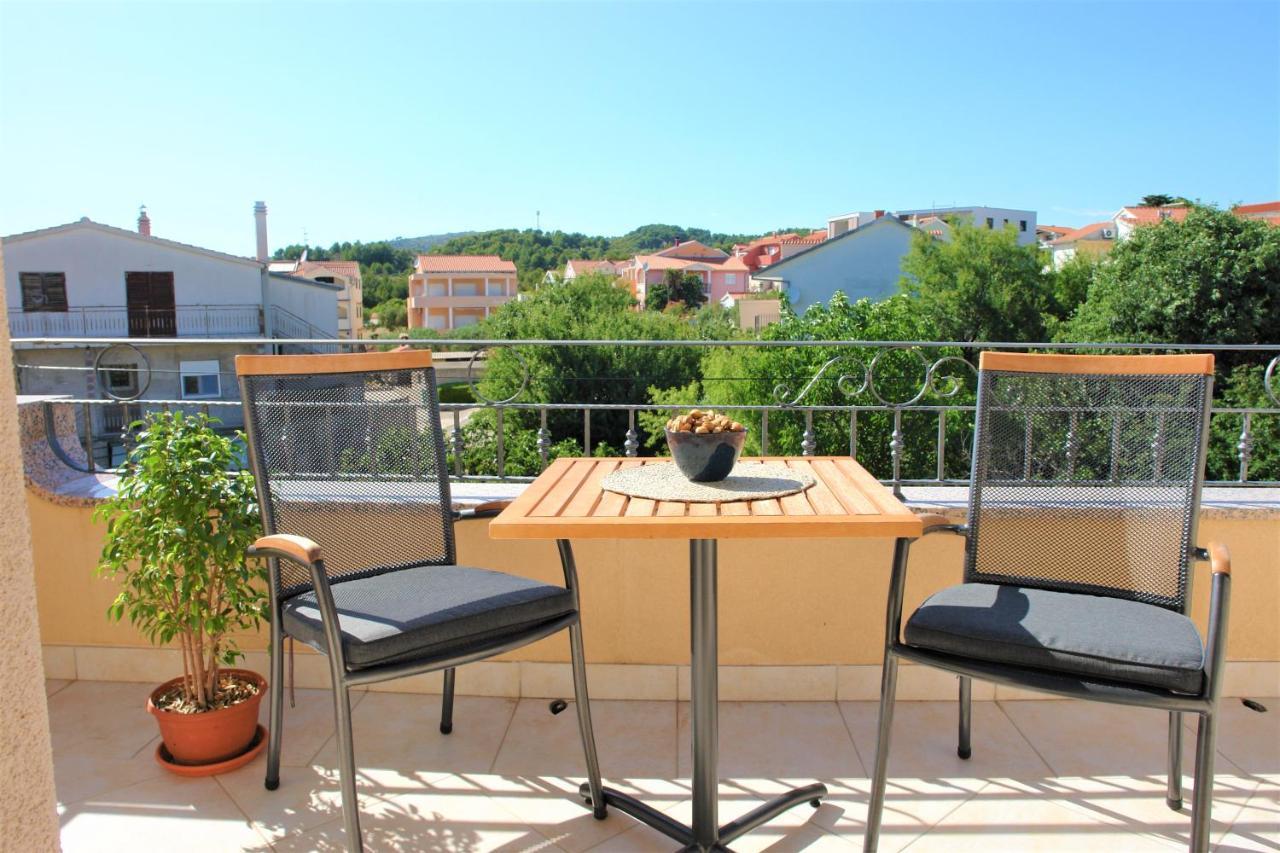 Iva Apartmani Vodice Exteriör bild