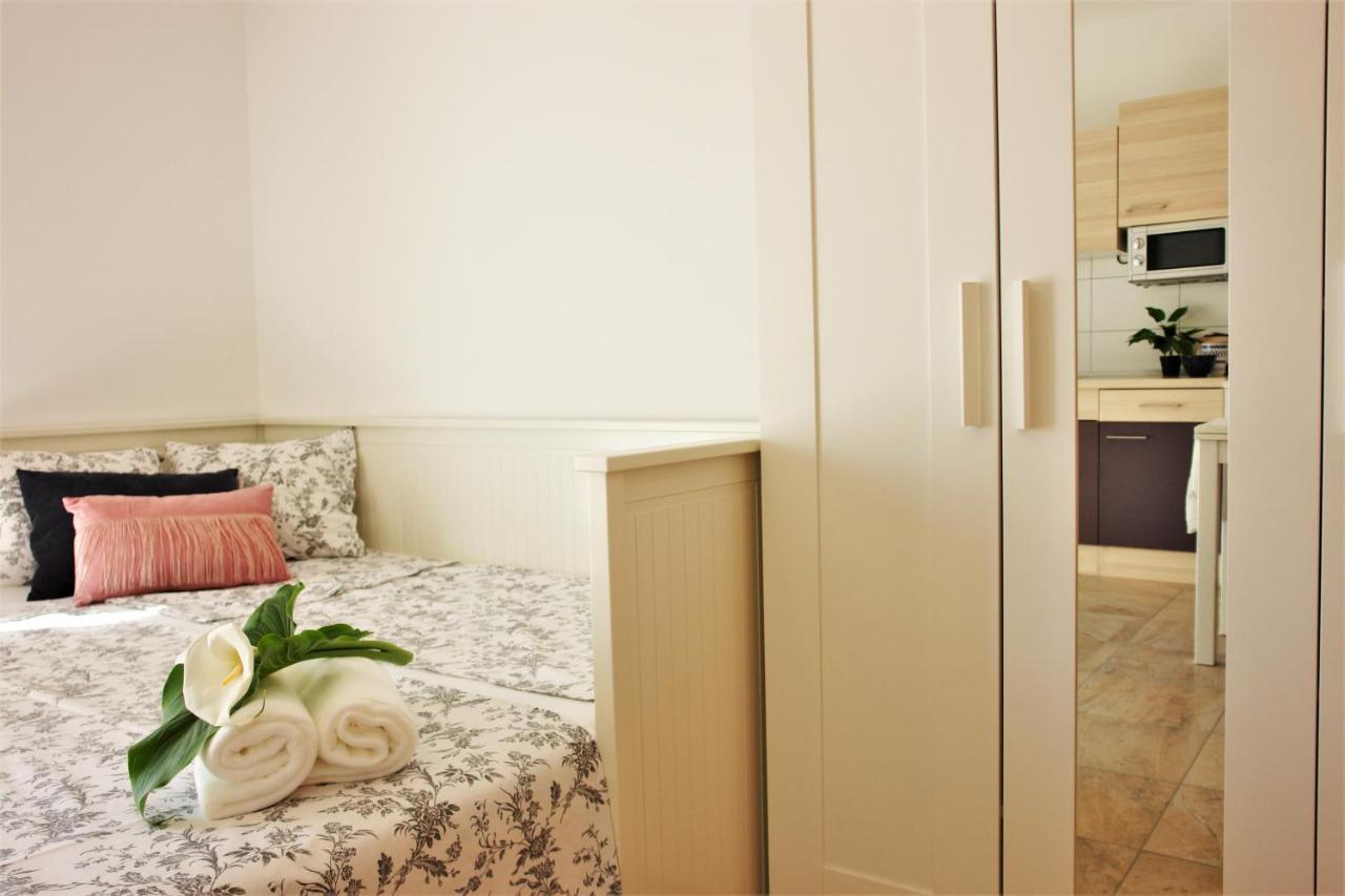 Iva Apartmani Vodice Exteriör bild