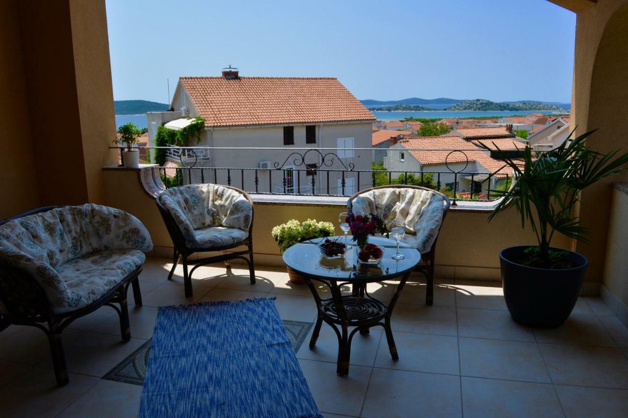 Iva Apartmani Vodice Exteriör bild