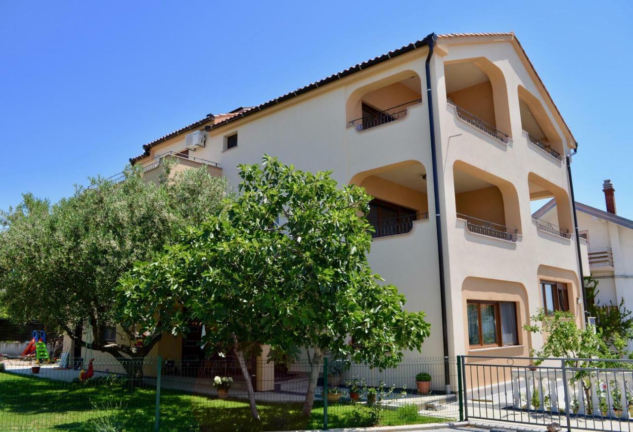 Iva Apartmani Vodice Exteriör bild