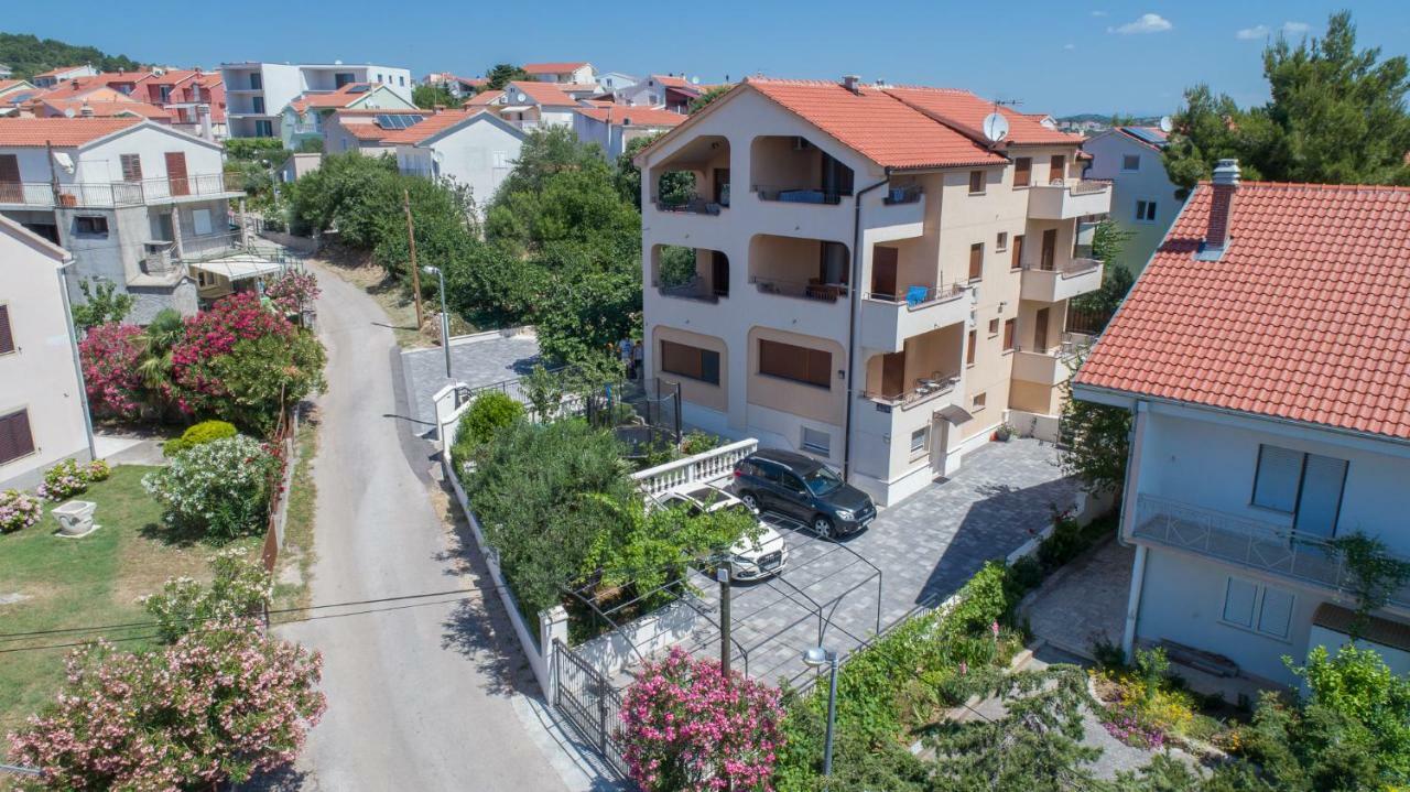 Iva Apartmani Vodice Exteriör bild
