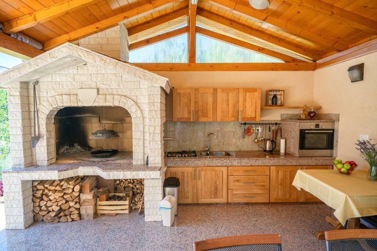 Iva Apartmani Vodice Exteriör bild
