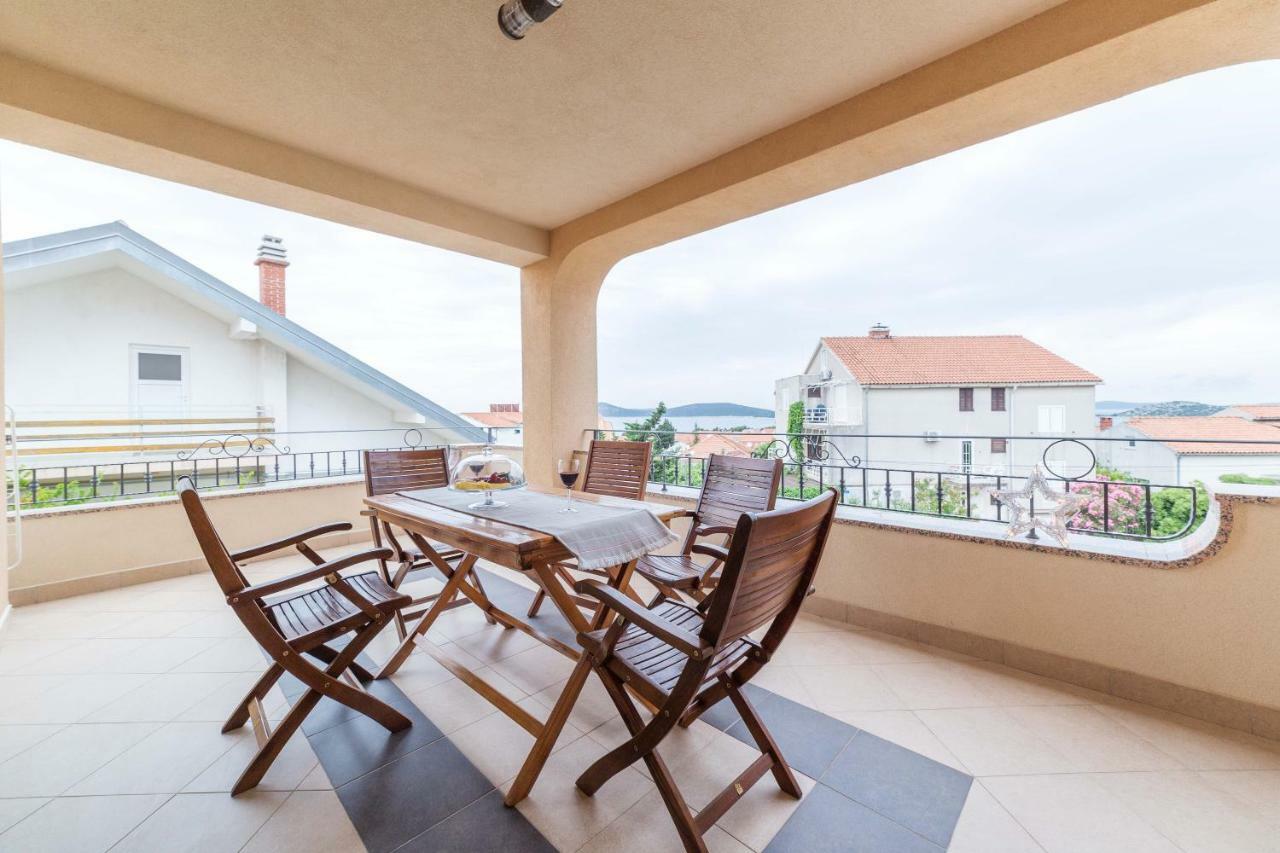 Iva Apartmani Vodice Exteriör bild