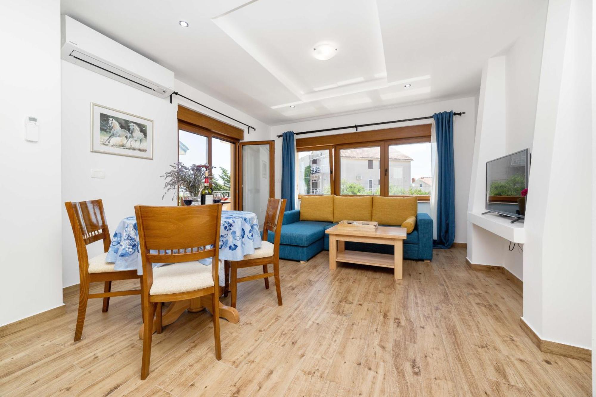 Iva Apartmani Vodice Exteriör bild