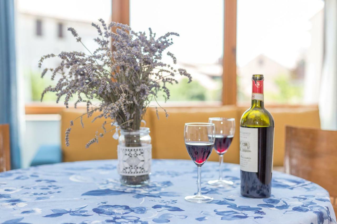 Iva Apartmani Vodice Exteriör bild